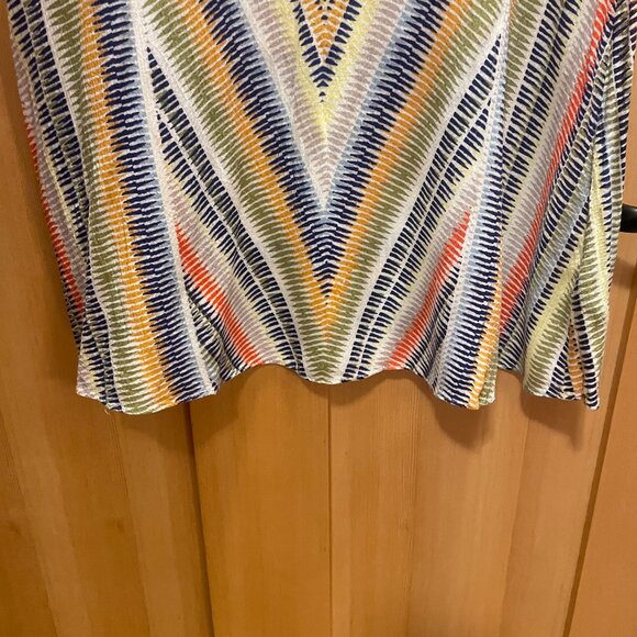 Nic + Zoe Hand Painted Chevron Pattern Soft Rayon Tunic Top - Picture 7 of 9